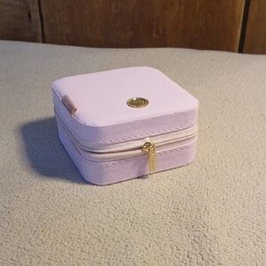 Chic Light Pink Jewelry Organizer